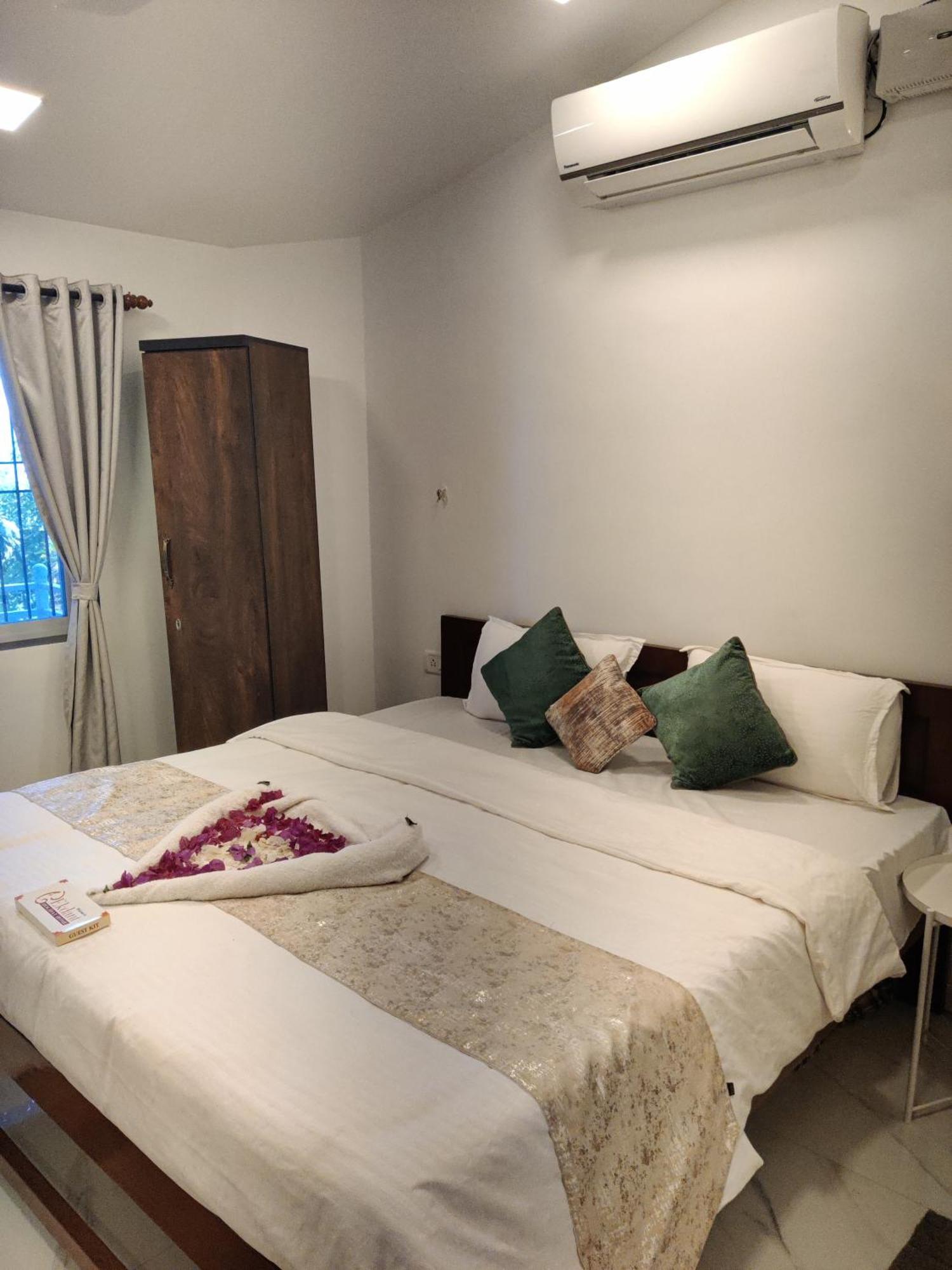 Whitehouse By Oxystays Hospitality Apartment *