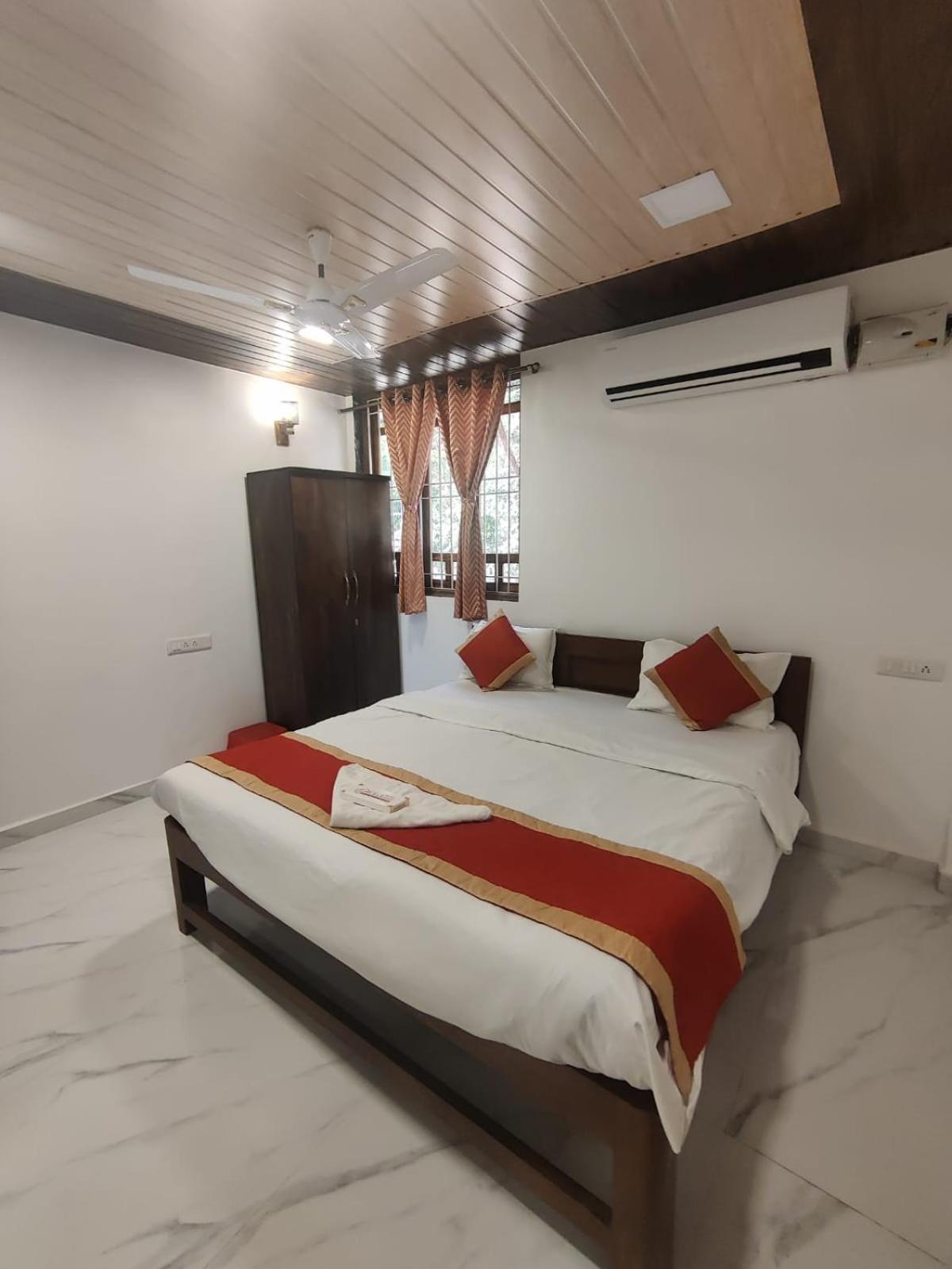 Whitehouse By Oxystays Hospitality Alibag
