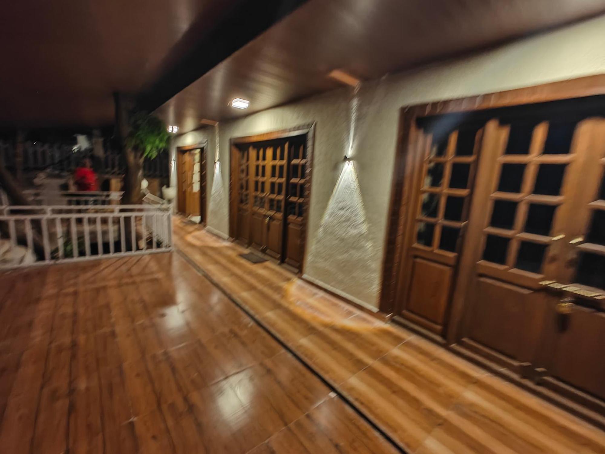 Whitehouse By Oxystays Hospitality Apartment